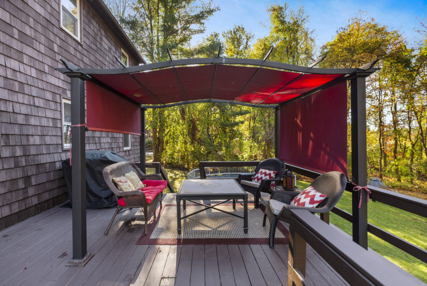 371 Island Pond Rd 11